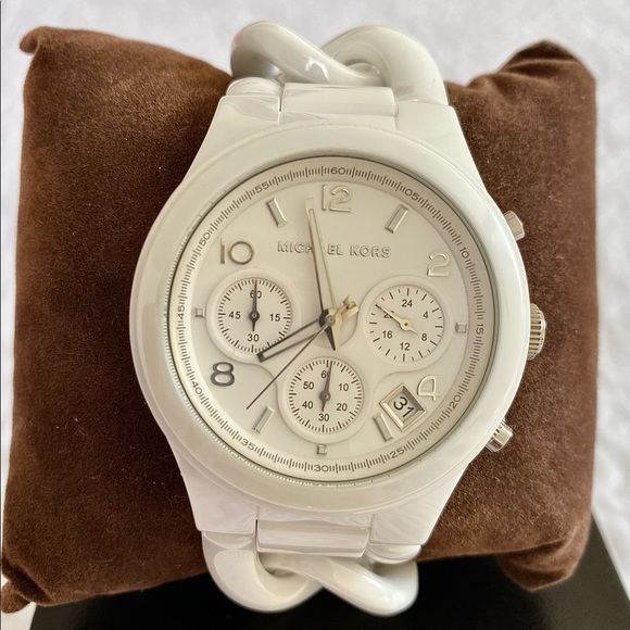 Michael Kors white ceramic watch new used only once - Picture 2 of 10